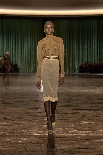Look 23